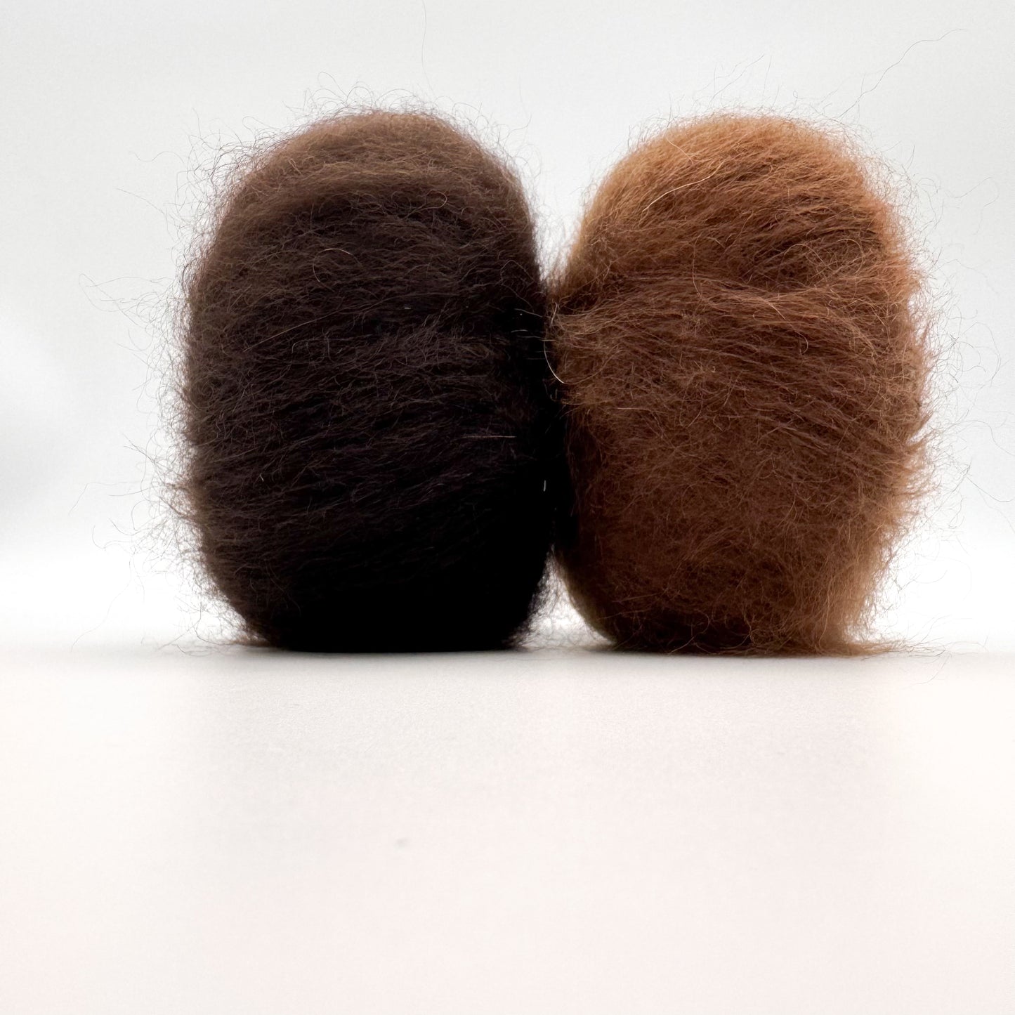 Mohair Sport-garn i fargen Nøttebrun – superkid mohair og silke fra A Knitters World