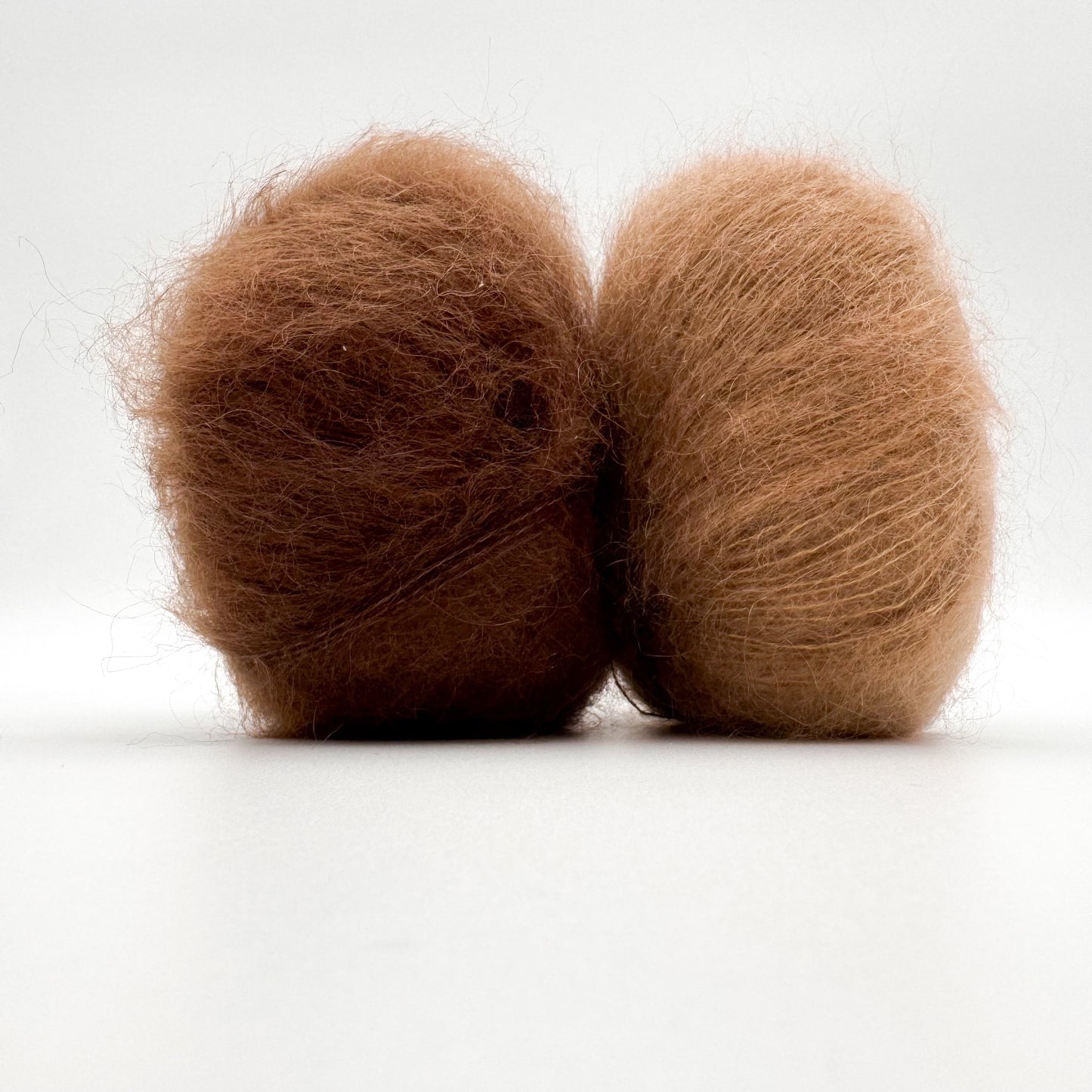 Mohair Sport-garn i fargen Nøttebrun – superkid mohair og silke fra A Knitters World