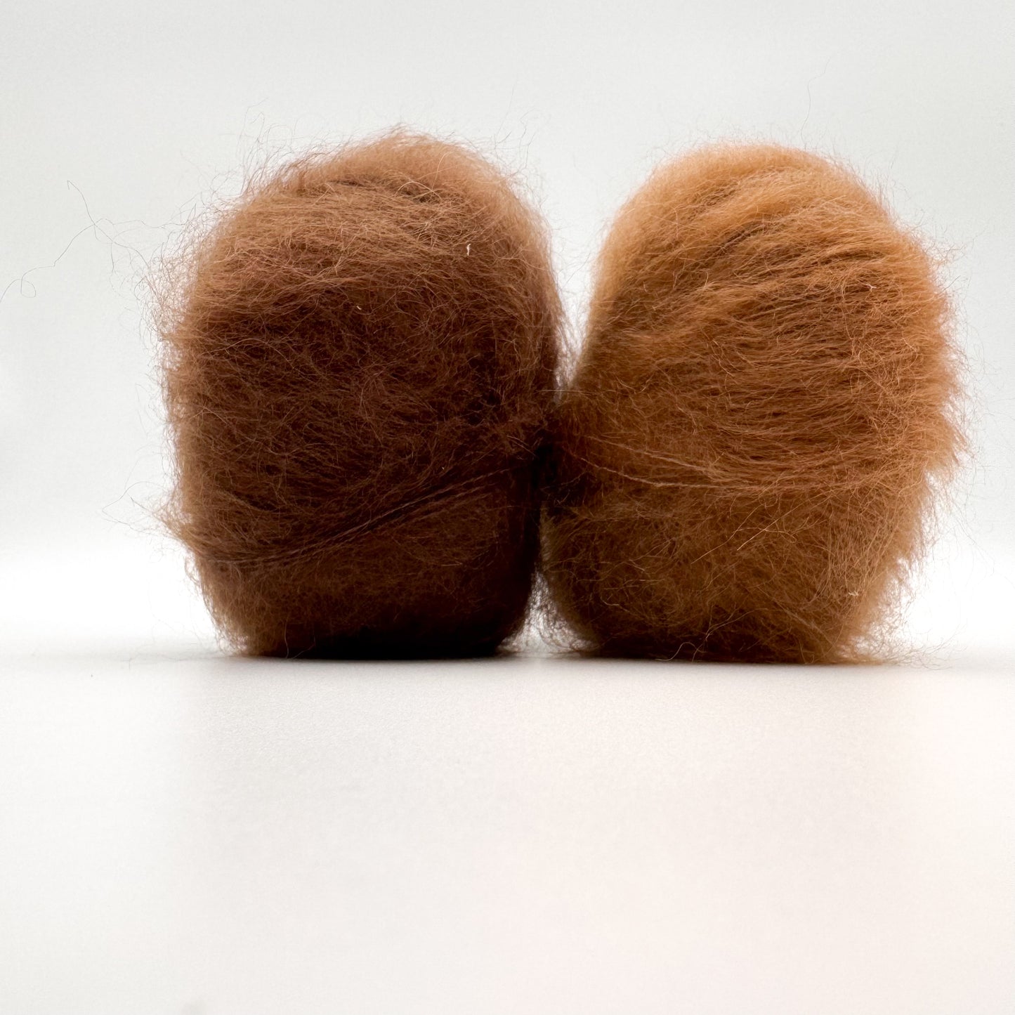 Mohair Sport-garn i fargen Nøttebrun – superkid mohair og silke fra A Knitters World