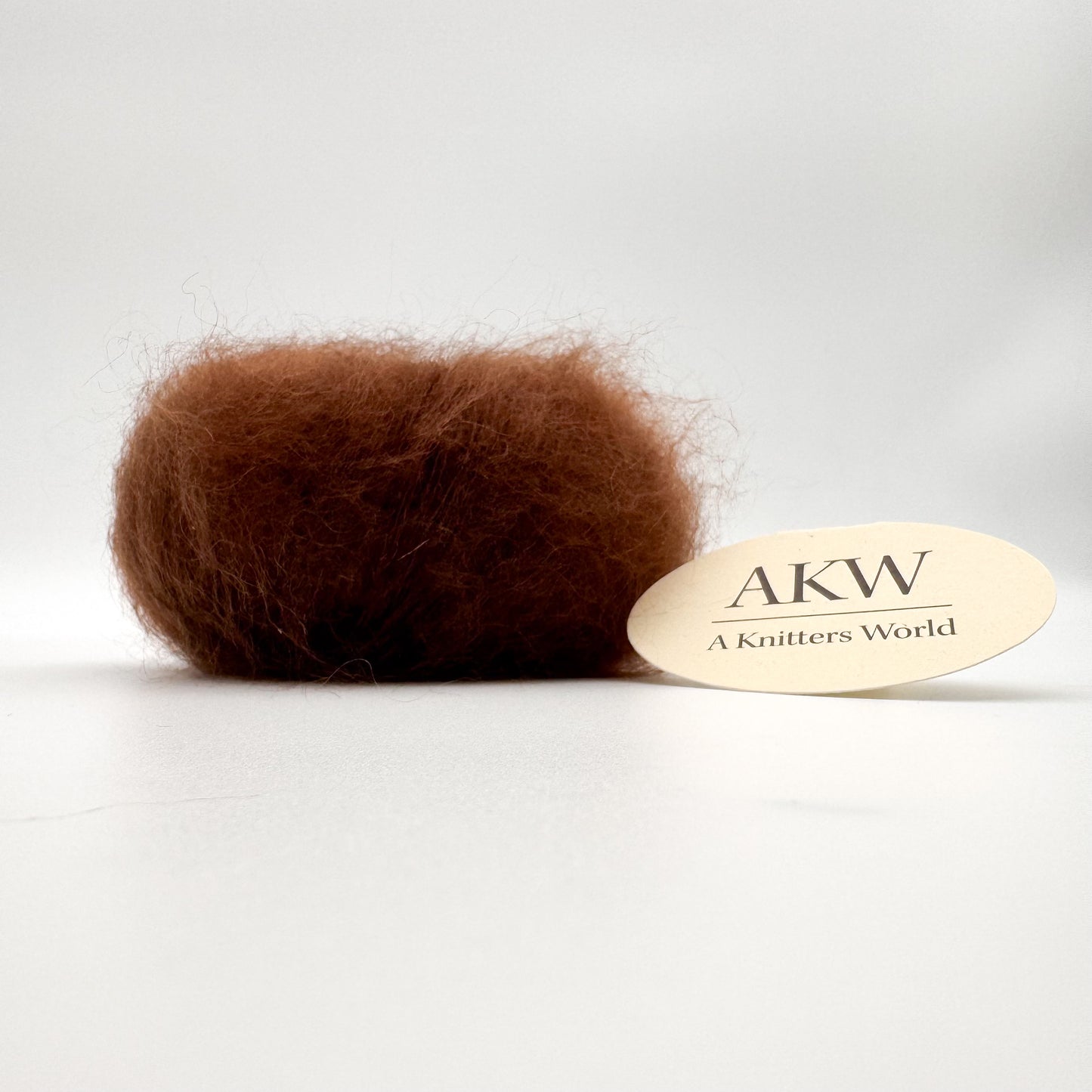 Mohair Sport-garn i fargen Nøttebrun – superkid mohair og silke fra A Knitters World