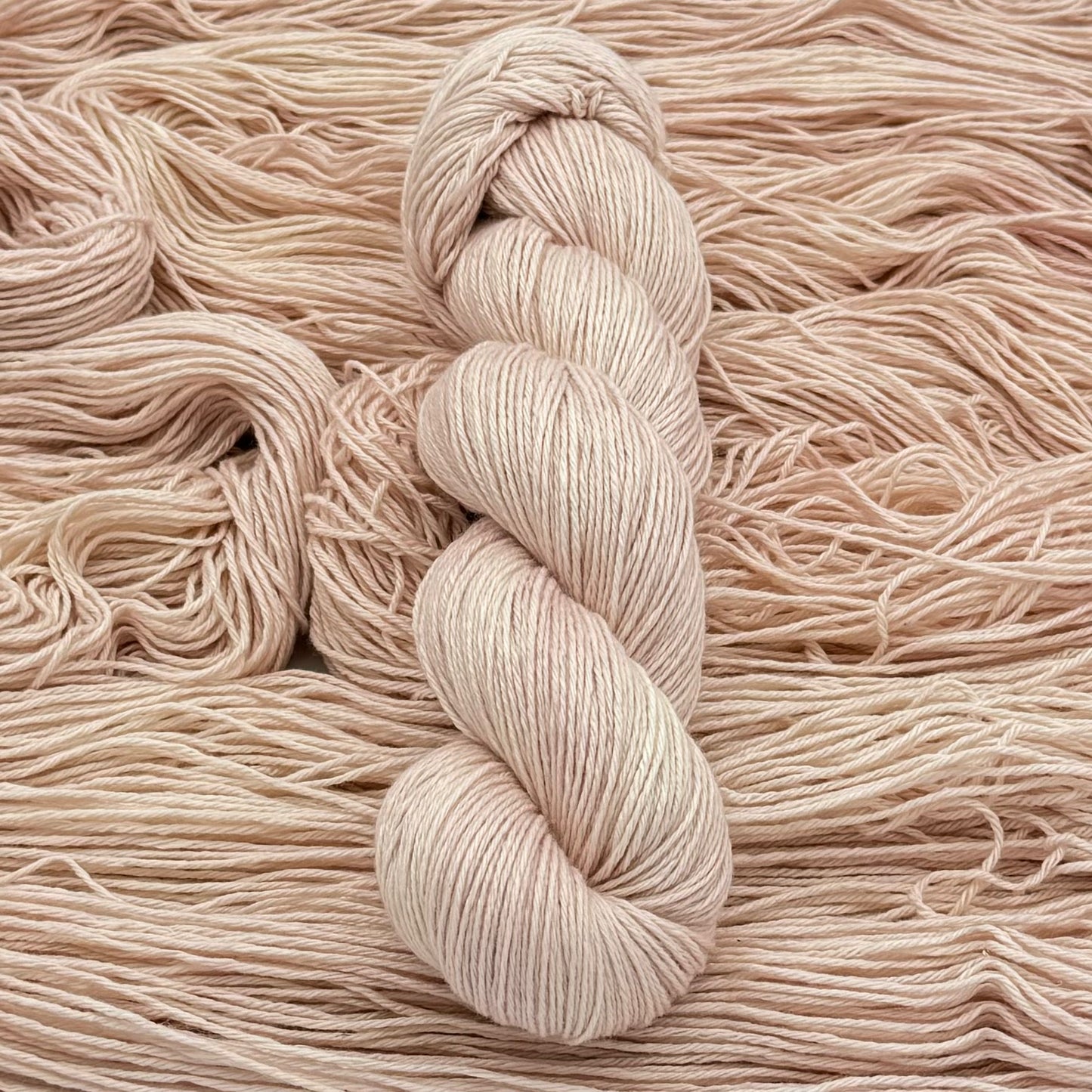 Hvid Yak Sport - Cherry Blossom - A Knitters World