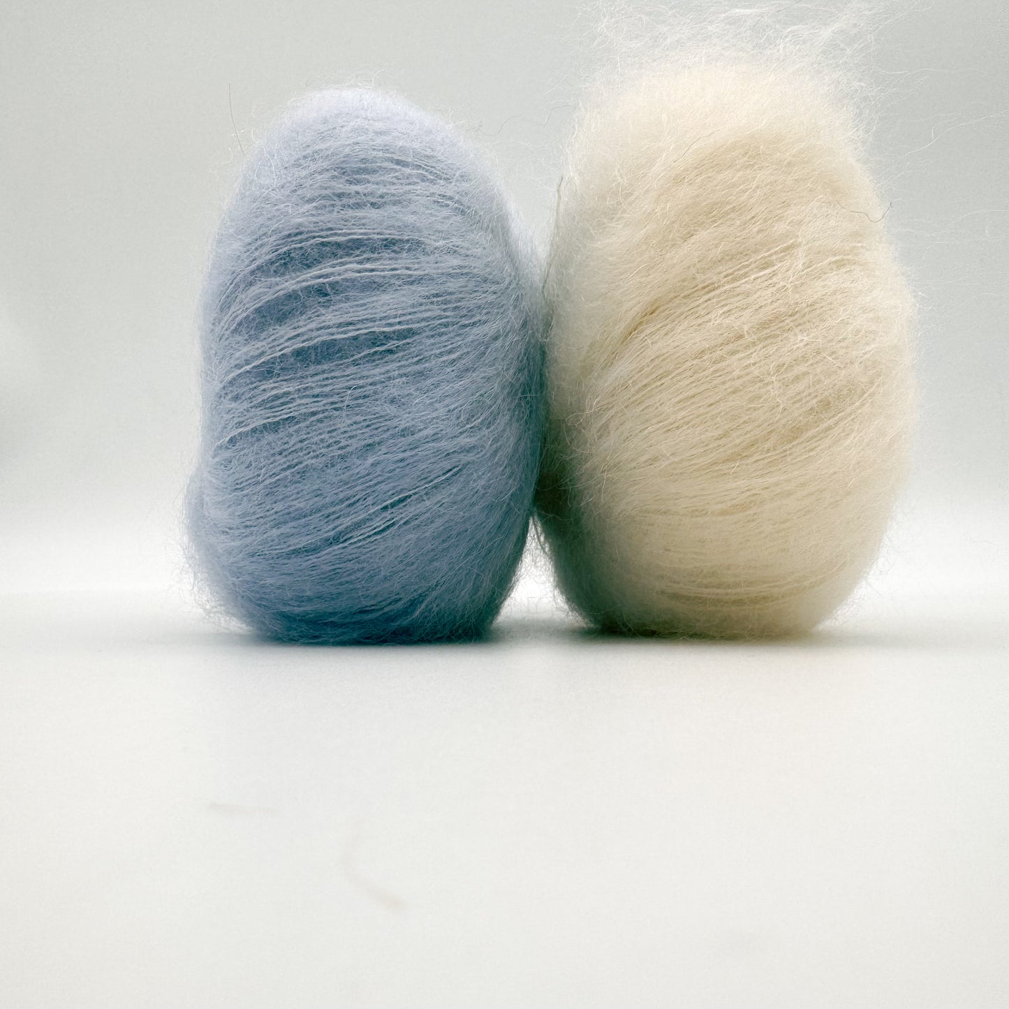 Mohair Sport garn i farven Baby Blue – Superkid Mohair og silke fra A Knitters World