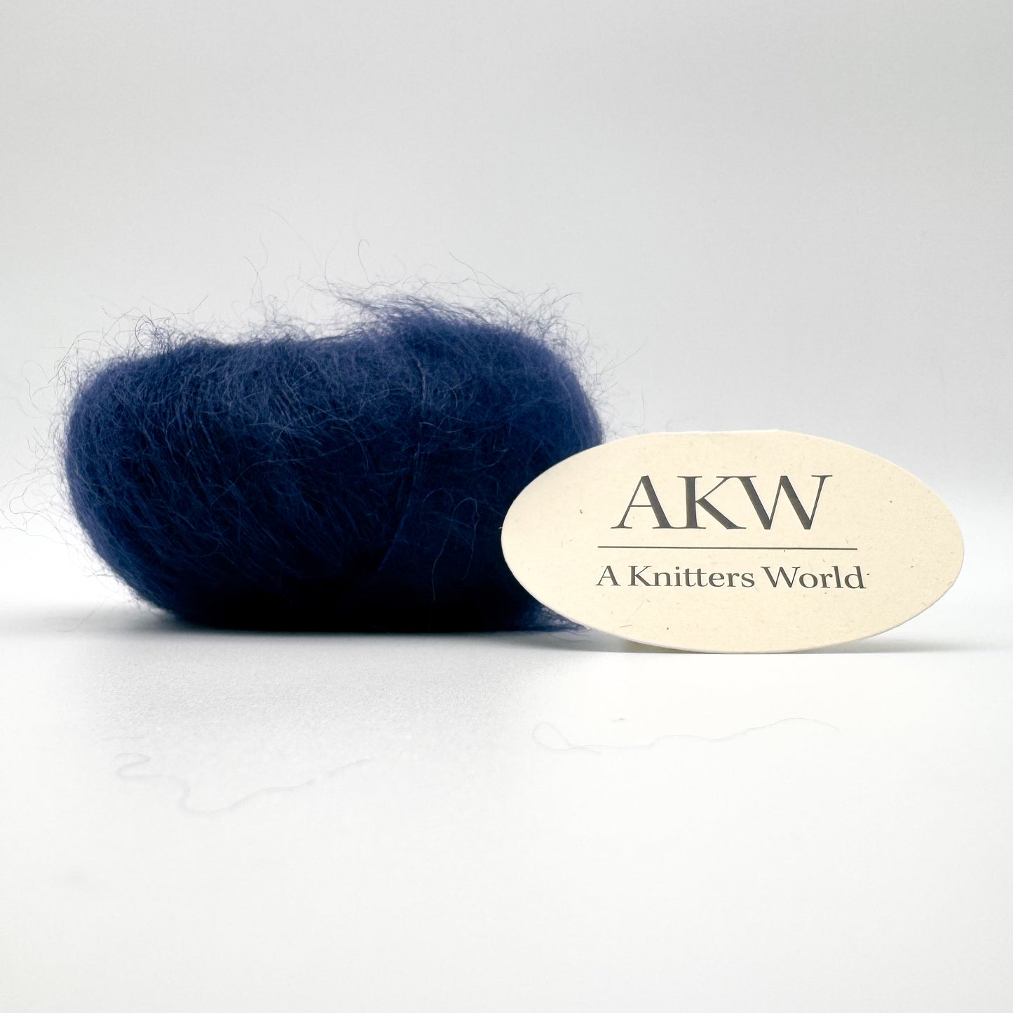 Mohair Sport garn i farven Navy Blue – Superkid Mohair og silke fra A Knitters World