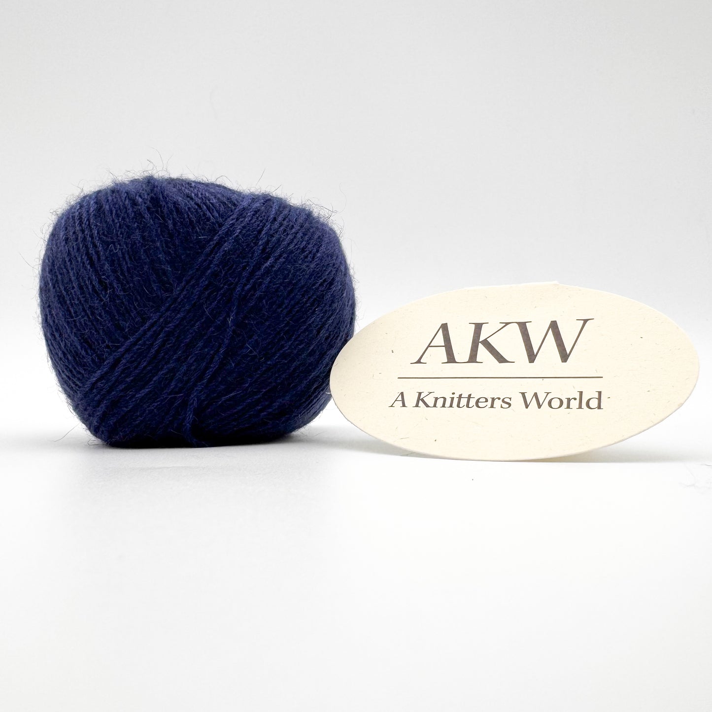 Possum garn i farven Navy Blue – AKW Skala A luksusgarn med cashmere og mulberry silke