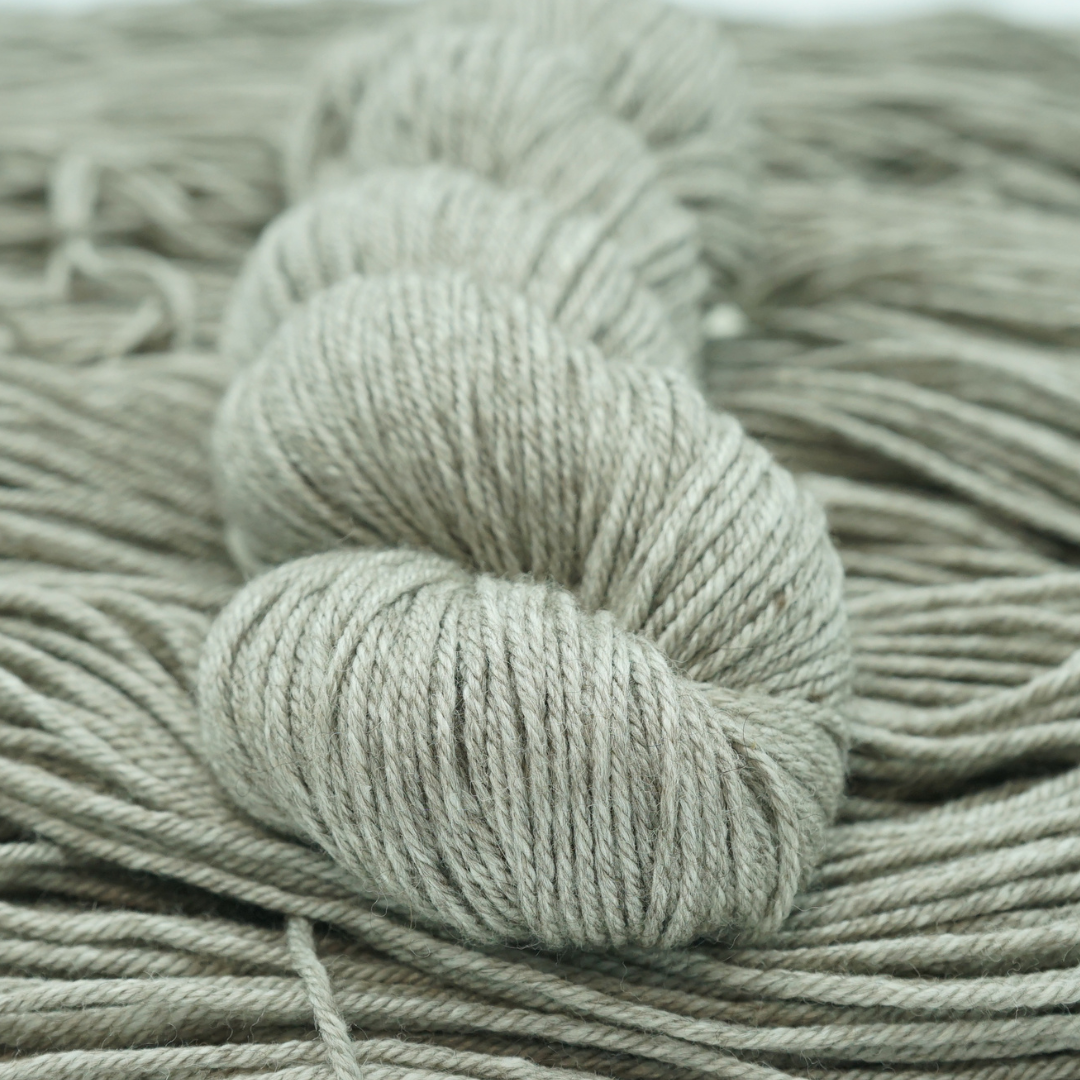 Grå Yak DK - Ufarvet - A Knitters World